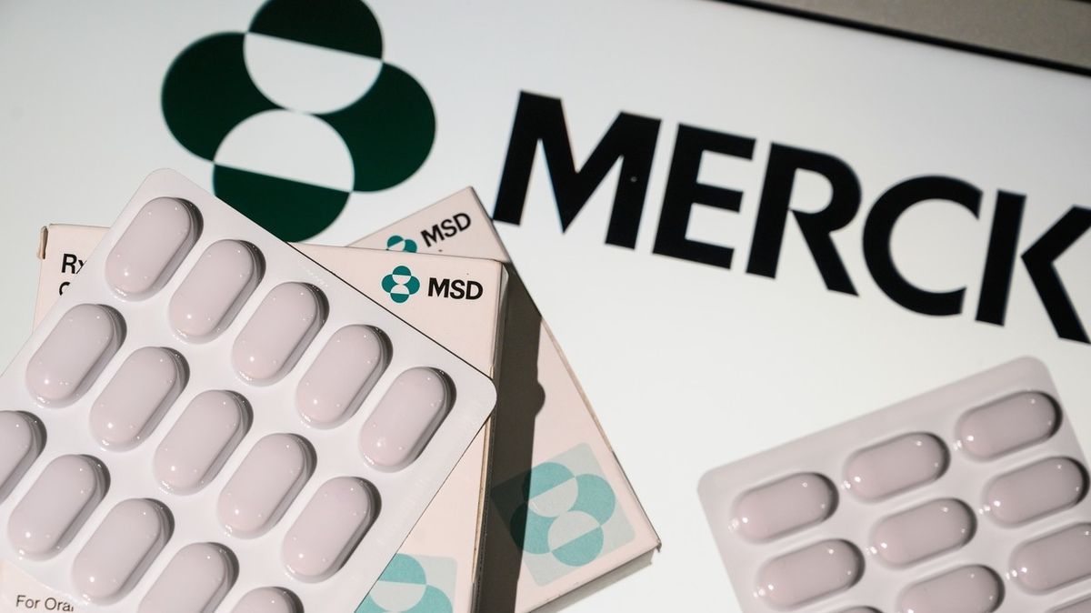 Americká firma Merck požádala o schválení léku proti covidu